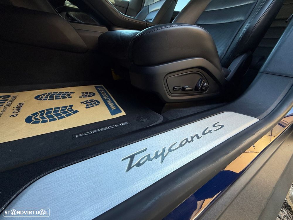 Porsche Taycan 4S - 17