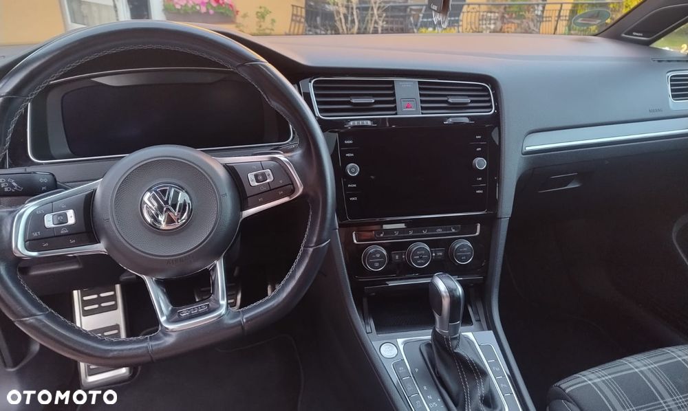 Volkswagen Golf 2.0 TDI BMT GTD DSG - 10