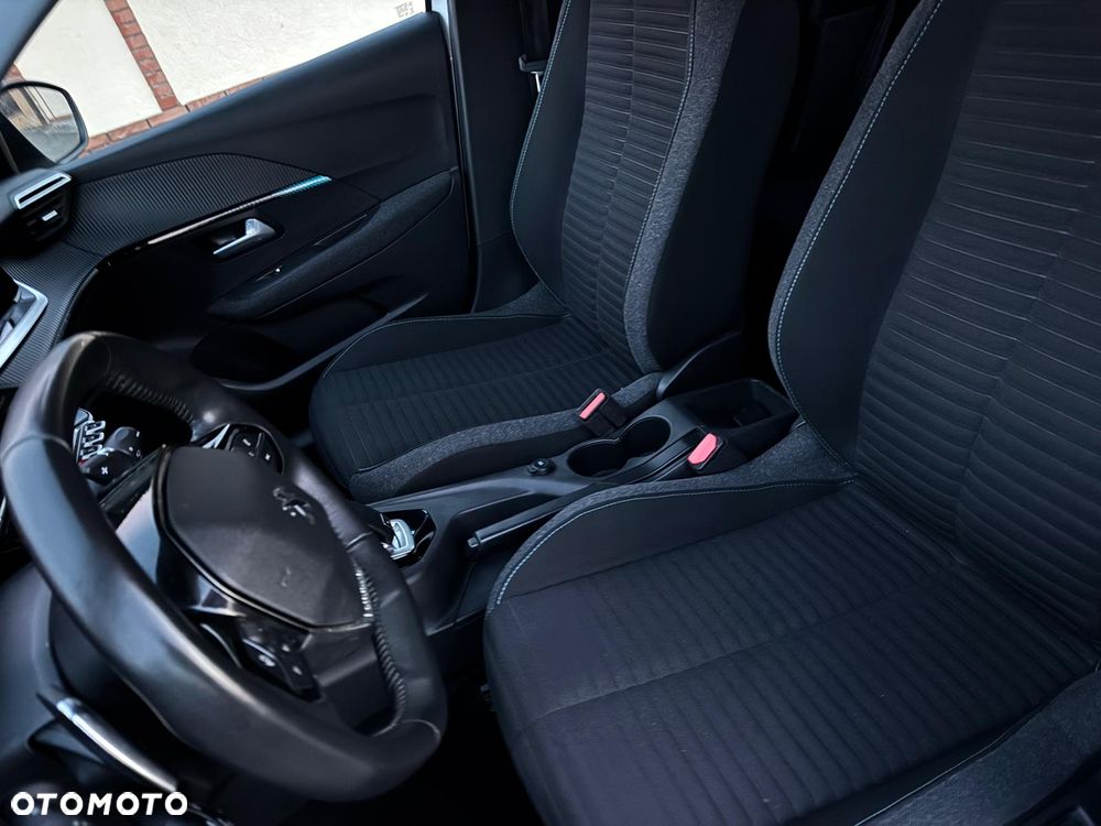 Peugeot 208 PureTech 100 EAT8 Allure Pack - 10