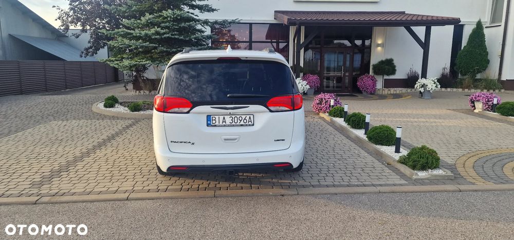 Chrysler Pacifica - 34