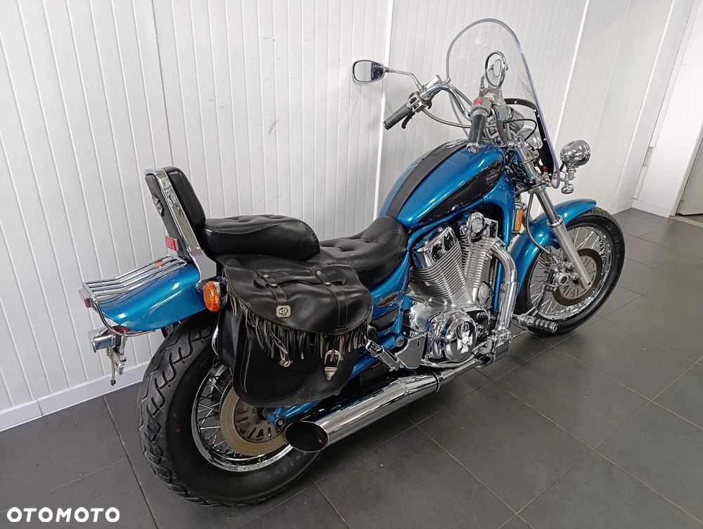 Suzuki Intruder - 3