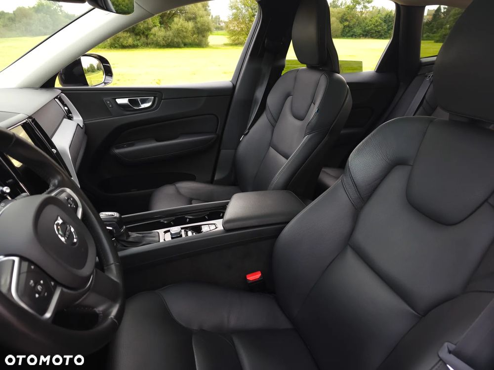 Volvo XC 60 D4 Momentum Pro - 5