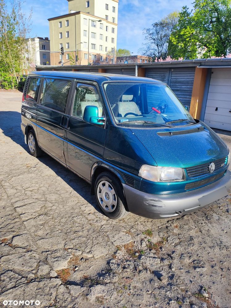 Volkswagen Multivan - 2