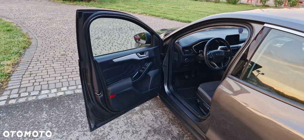 Ford Focus 1.0 EcoBoost Trend Edition Business - 23