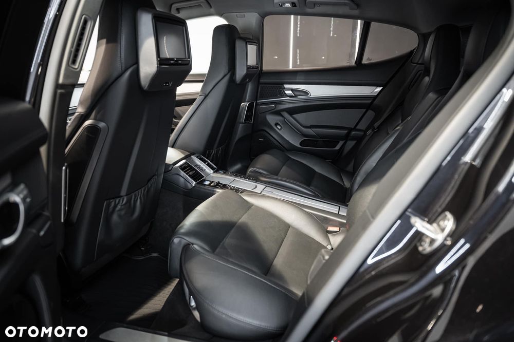 Porsche Panamera 4S - 20
