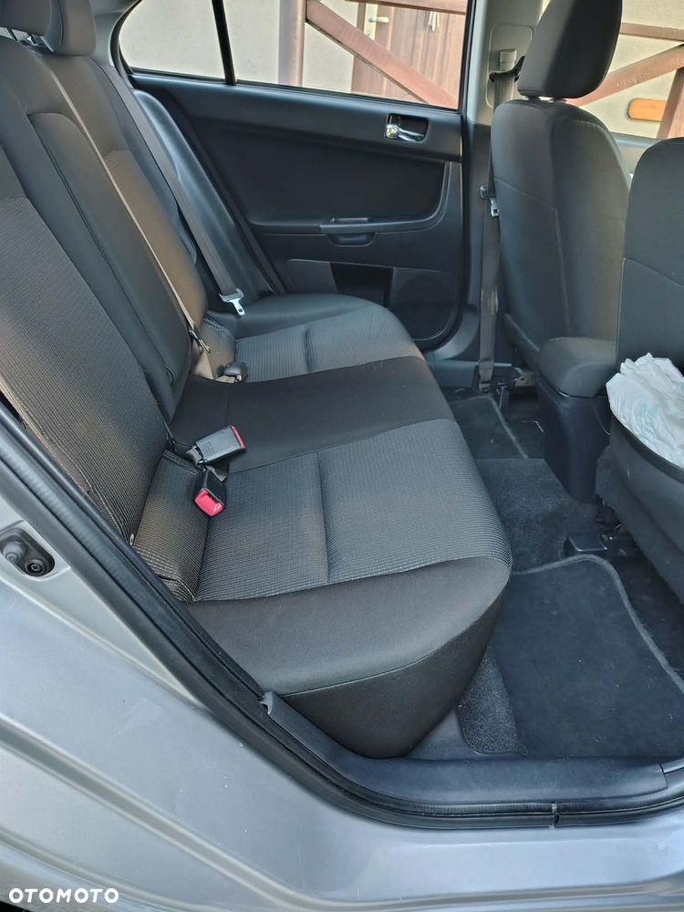 Mitsubishi Lancer 1.5 Inform - 16