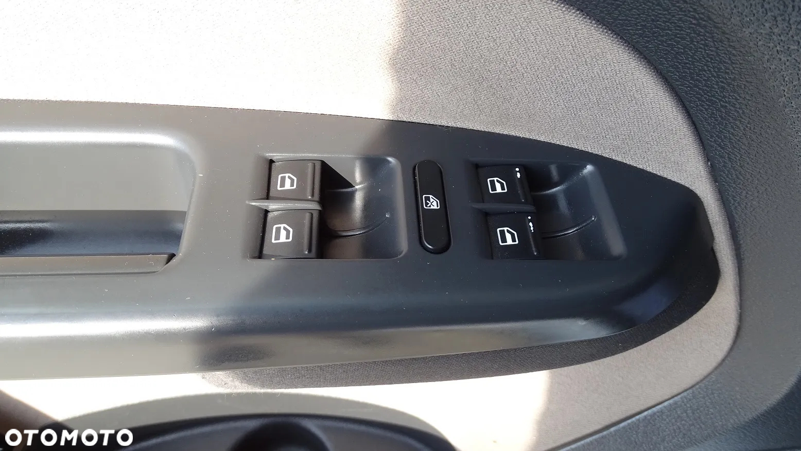 Volkswagen Touran 1.9 TDI DPF Cross DSG - 15
