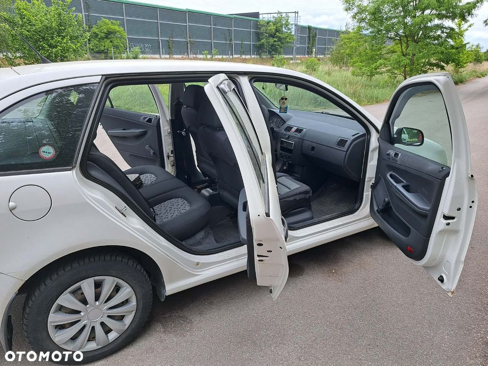 Skoda Fabia 1.4 16V Active - 6