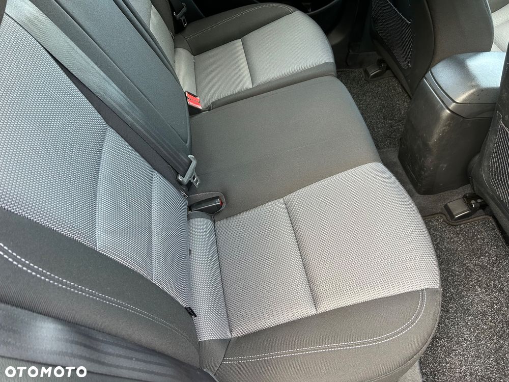 Hyundai i30 1.6 CRDi Fifa World Cup Edition - 18