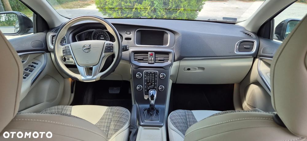 Volvo V40 D3 Drive-E Summum - 6