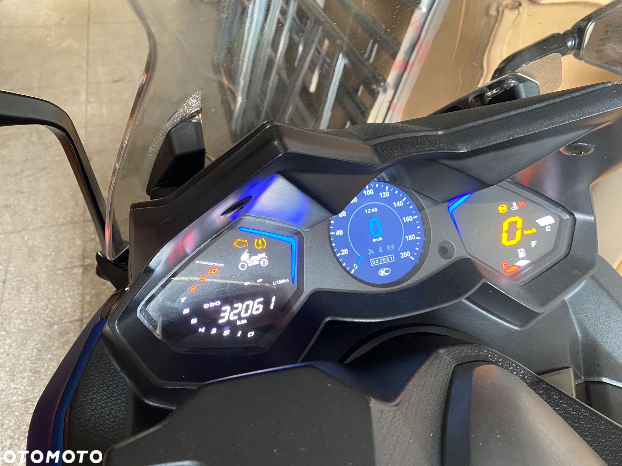 Kymco AK 550 - 10