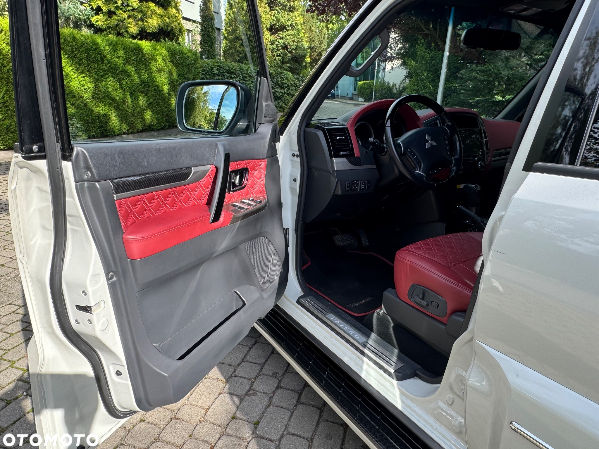 Mitsubishi Pajero - 12