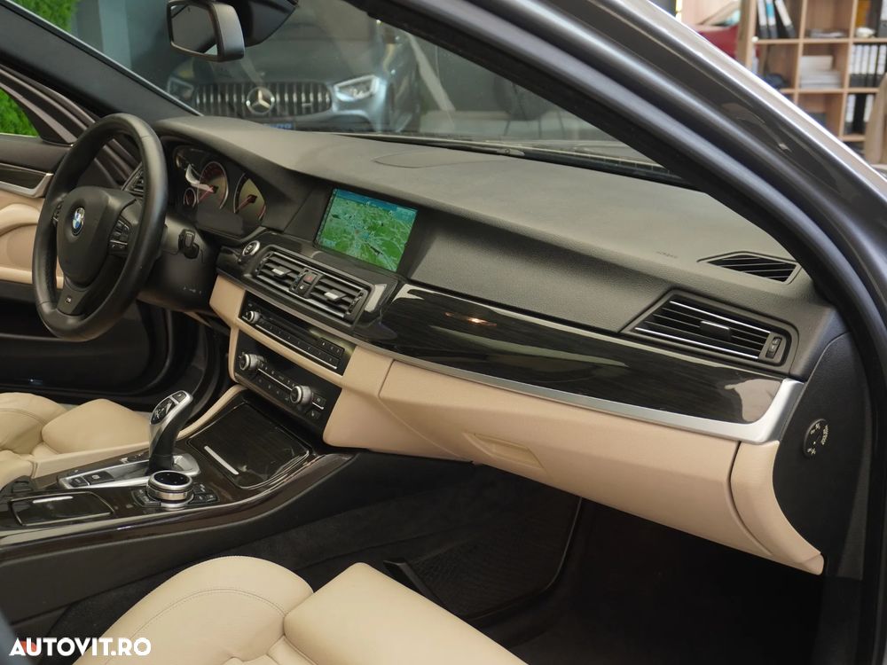 BMW Seria 5 520d Sport-Aut. - 41