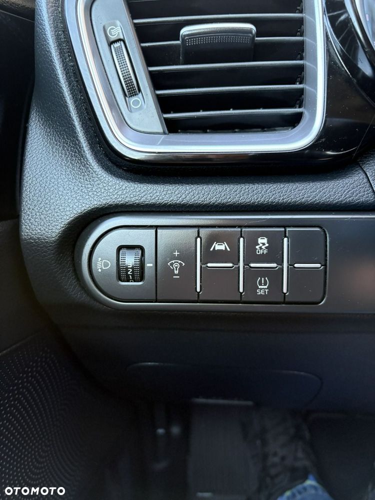 Kia Ceed - 28