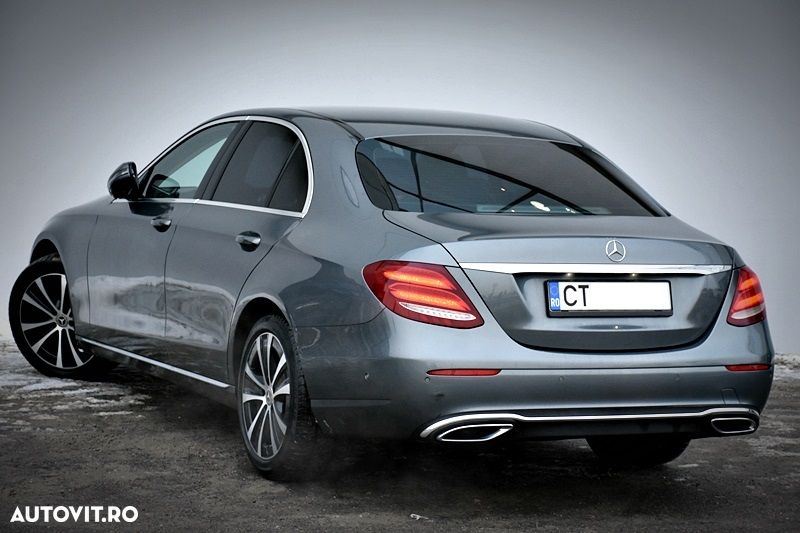 Mercedes-Benz E - 10