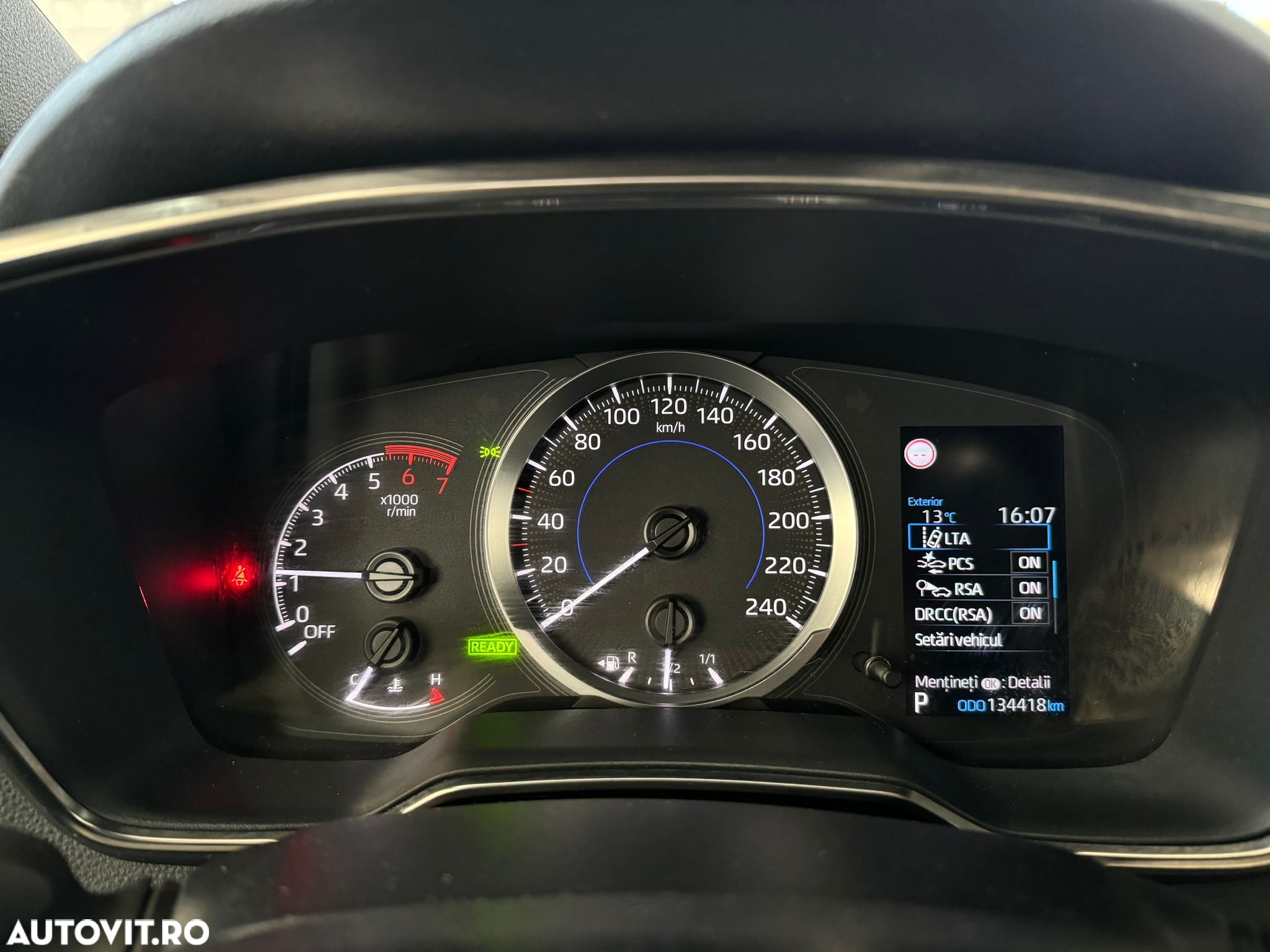 Toyota Corolla 1.8 HSD Business - 17