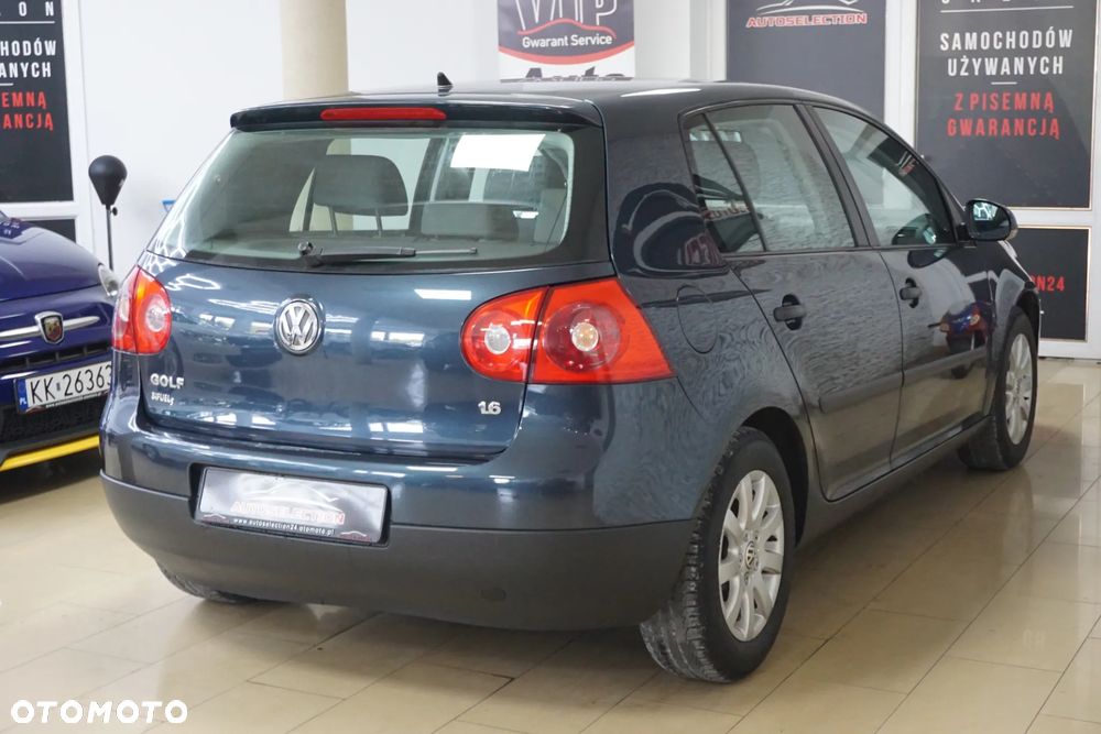 Volkswagen Golf 1.6 Comfortline - 4