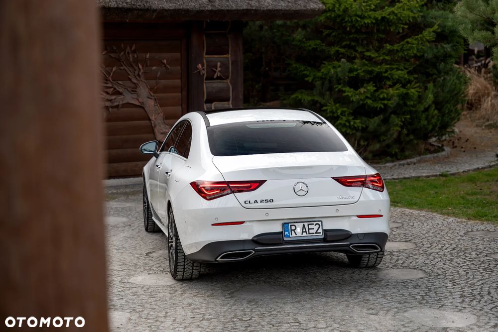 Mercedes-Benz CLA 250 4-Matic 7G-DCT - 19