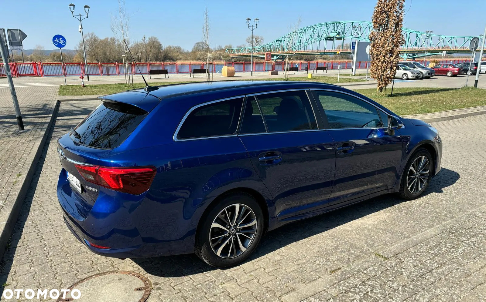 Toyota Avensis 1.6 D-4D Premium - 5