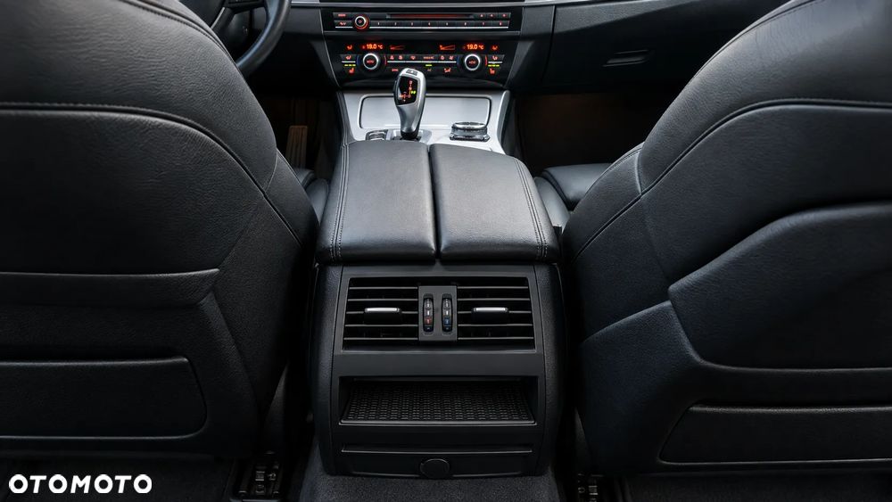 BMW Seria 5 525d Luxury Line - 27