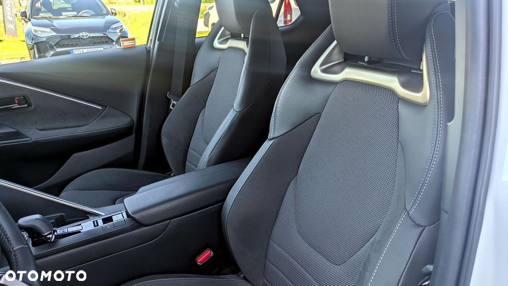 Toyota C-HR 2.0 PHEV Dynamic Force Executive - 12