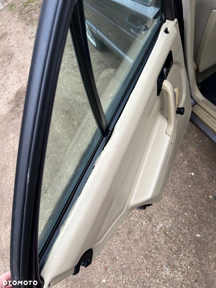 Mercedes-Benz W201 (190) - 19