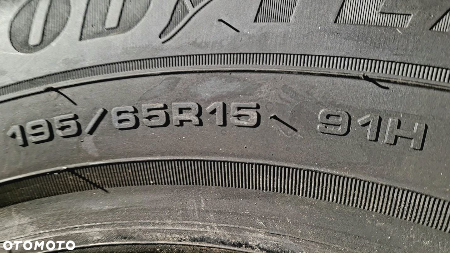 4x Goodyear UltraGrip 9 195/65R15 91H Z601A - 10