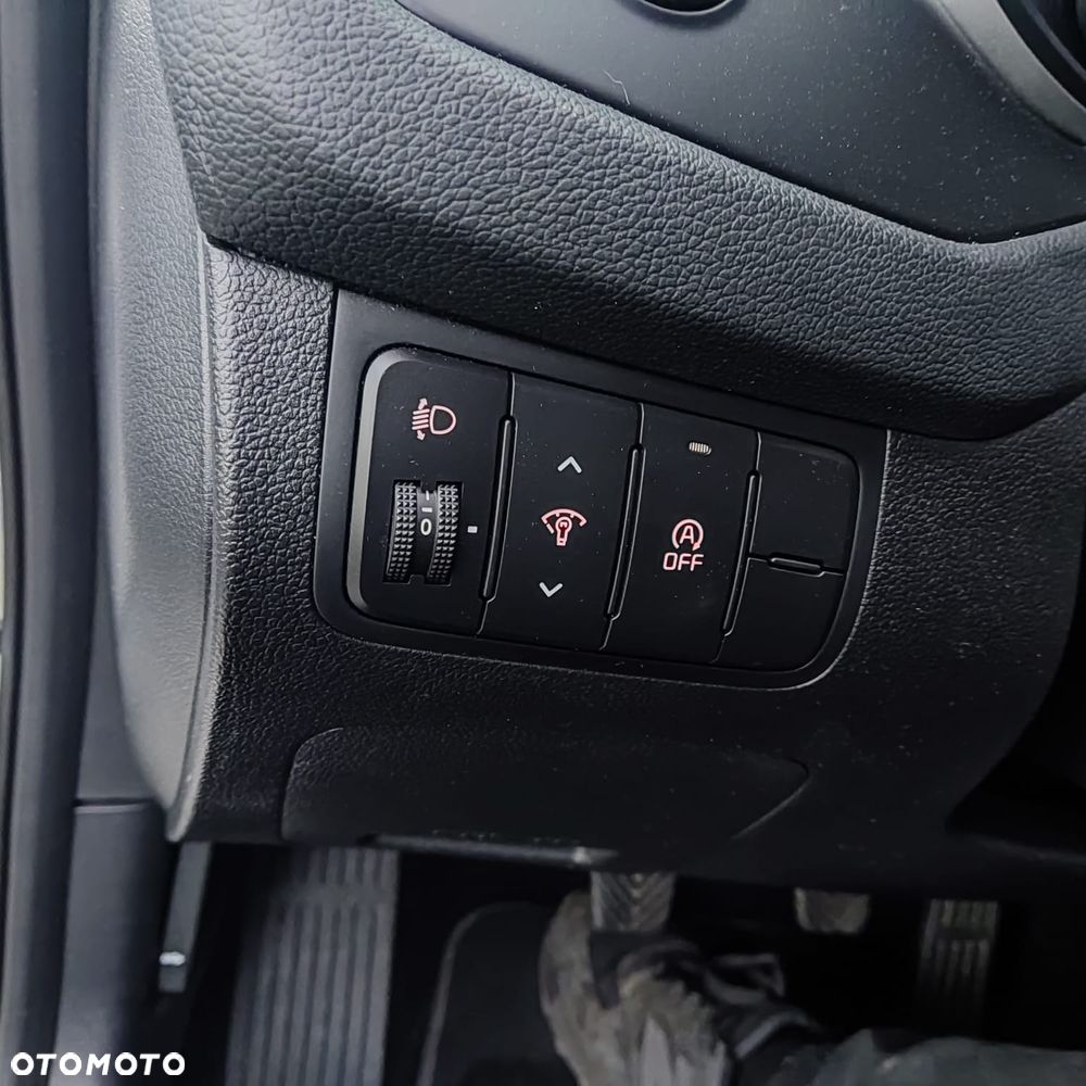 Kia Ceed - 16
