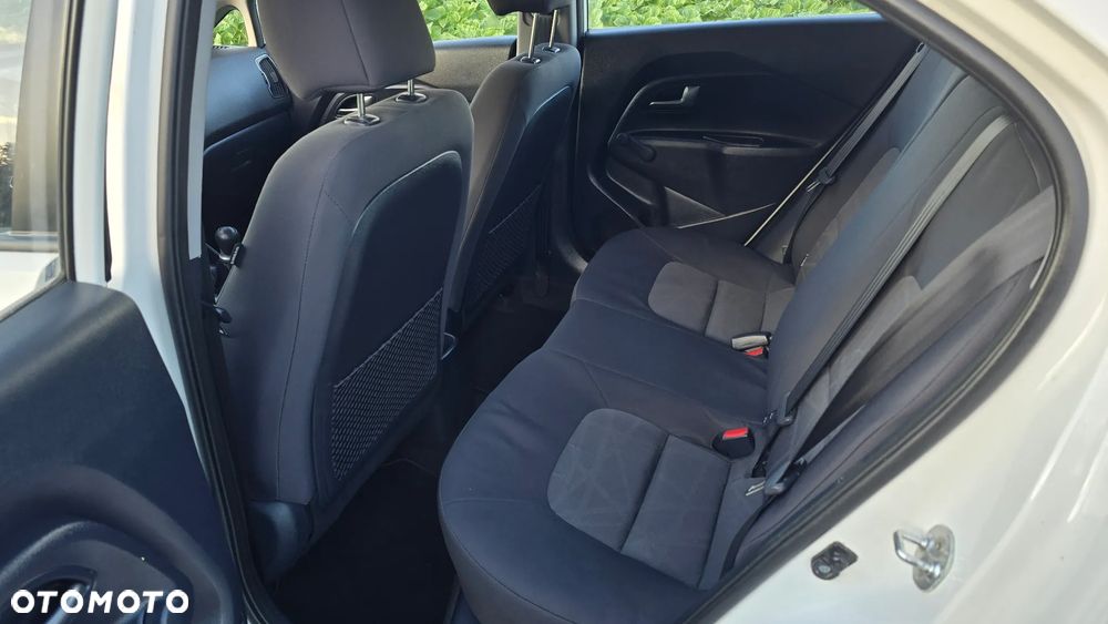 Kia Rio - 2