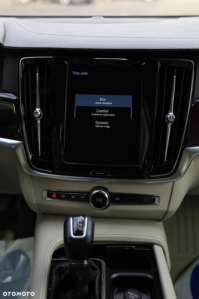 Volvo S90 - 38