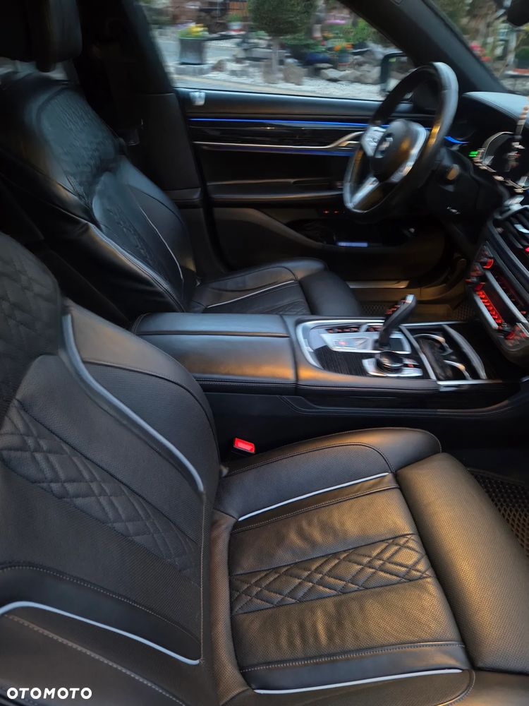 BMW Seria 7 - 28