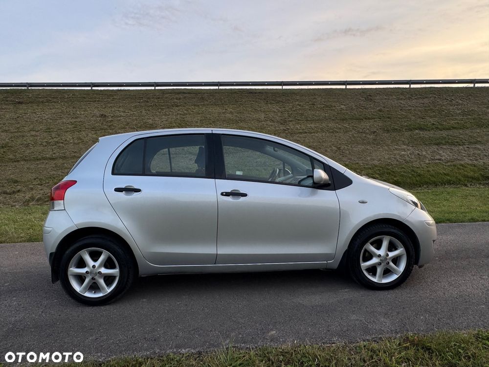 Toyota Yaris 1.33 Prestige - 11