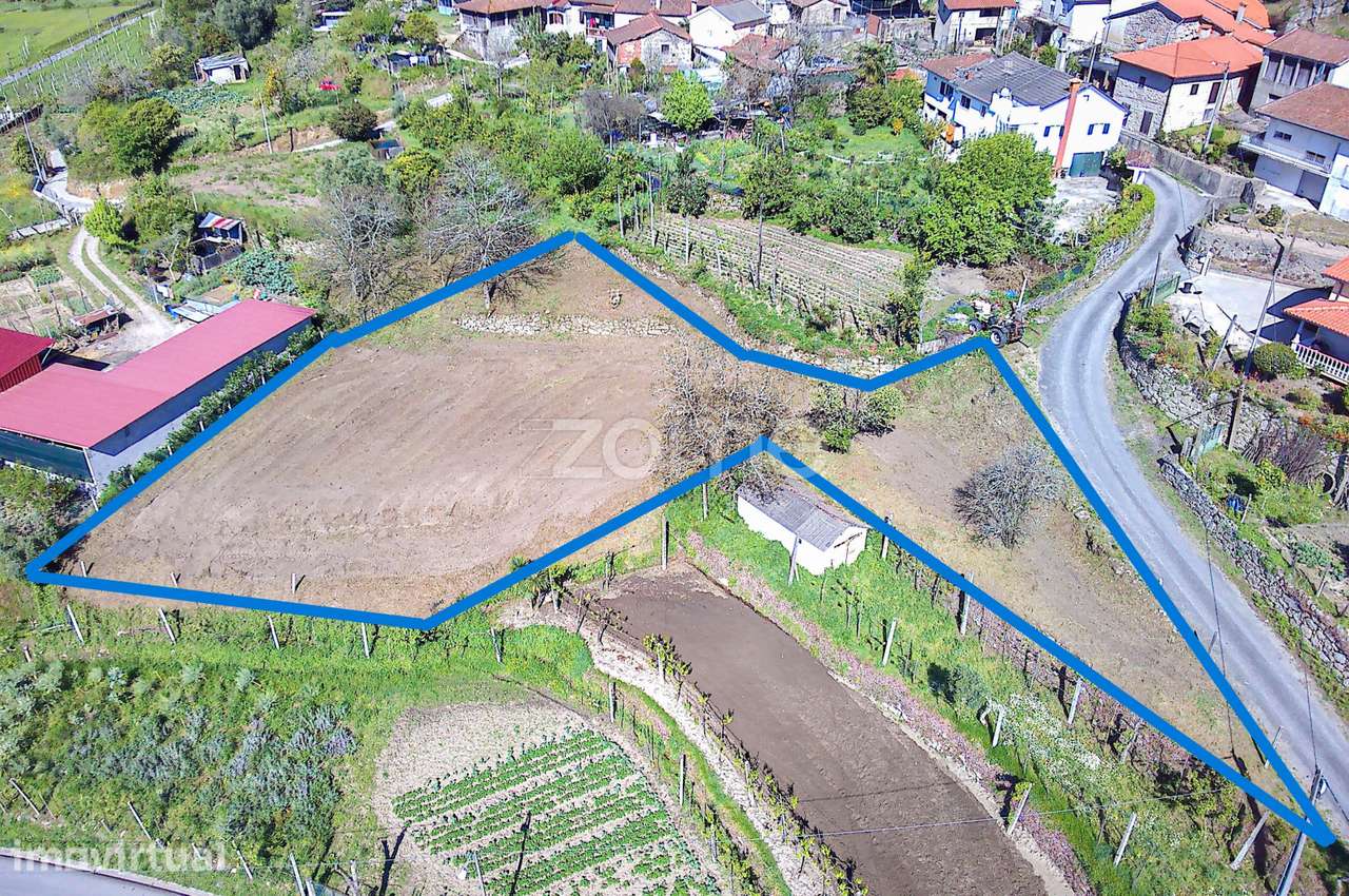Terreno urbano em Valdreu, Vila Verde c/ 1547 m2 - Grande imagem: 2/21