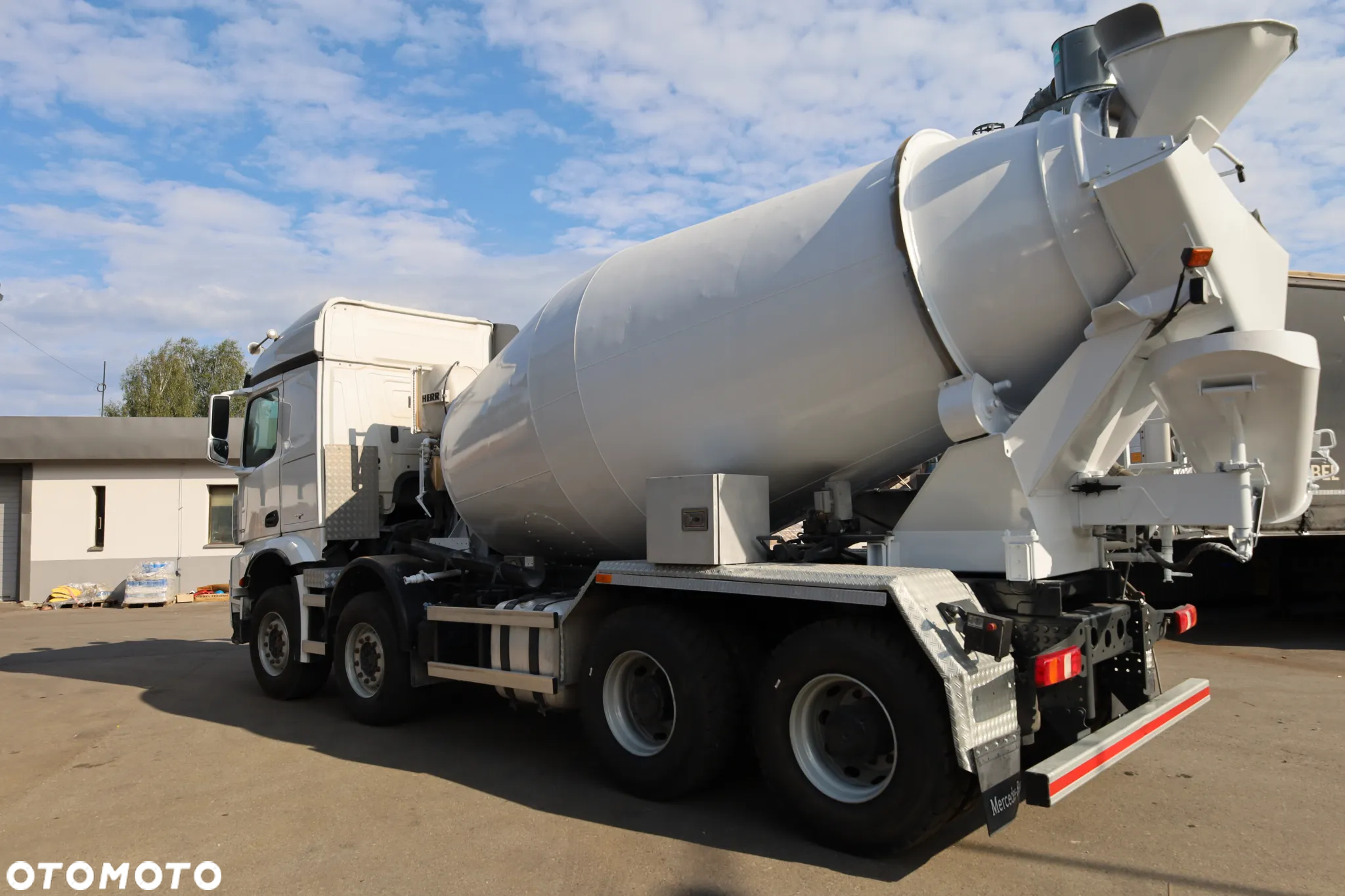 Mercedes-Benz AROCS - 24