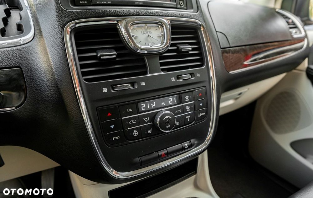 Lancia Voyager 3.6 Platinum - 6