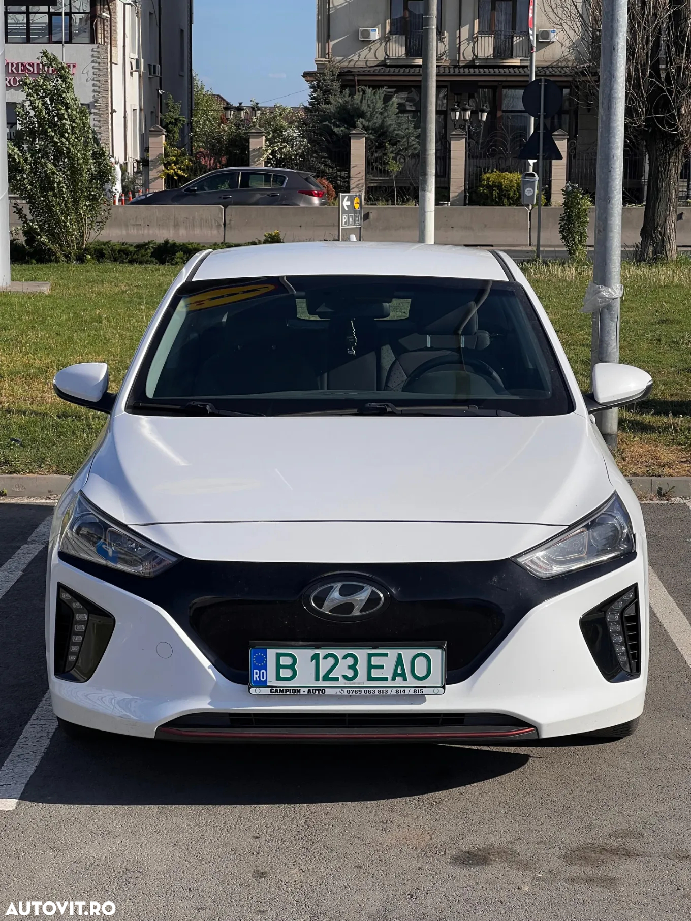 Hyundai IONIQ - 22