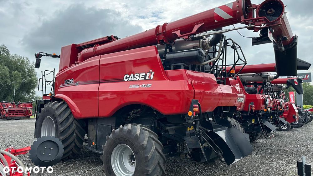 Case IH Axial Flow 8250 - 16