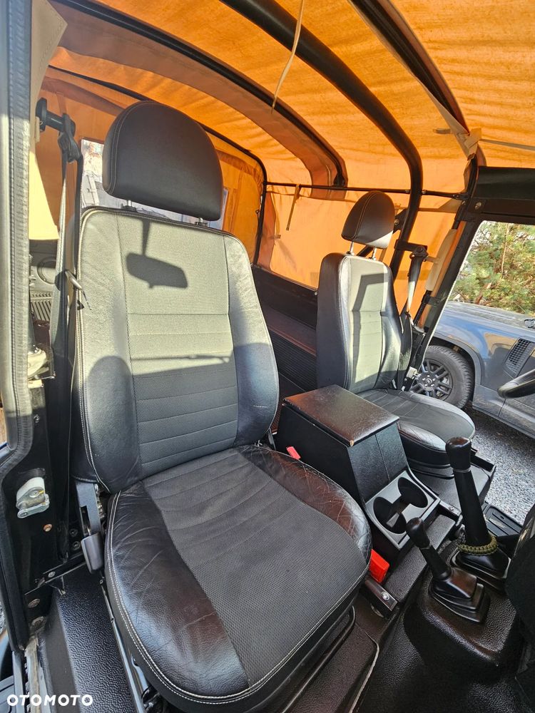 Land Rover Defender 90 Pick Up S - 21