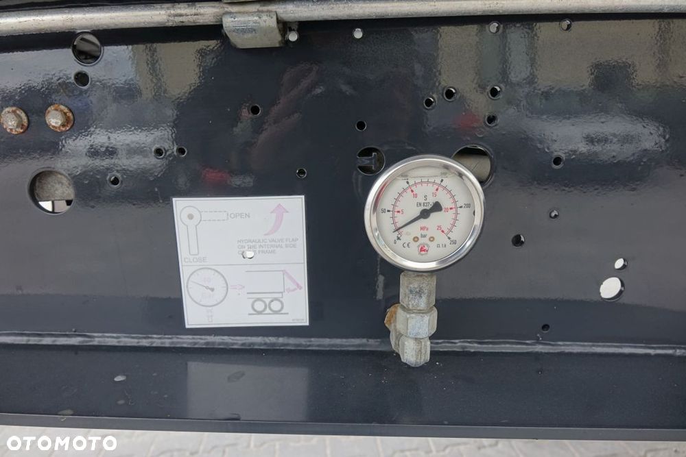 Fruehauf WYWROTKA 28m3 / OSIE SAF / OŚ PODNOSZONA / HYDROKLAPA / SZYBER ZBOŻOWY / ELEKTRYCZNA PLANDEKA - 31