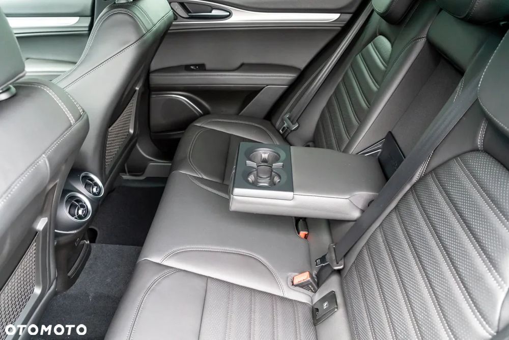 Alfa Romeo Stelvio 2.0 Turbo Veloce Q4 - 32