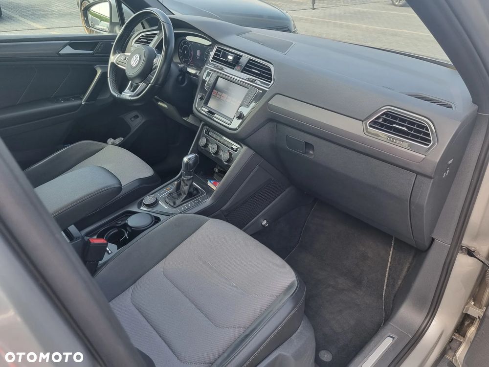 Volkswagen Tiguan 2.0 TDI SCR 4MotION DSG R-Line - 18