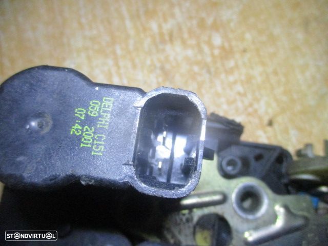 Fecho 18110242 ALFA ROMEO 156 2001 1.6 TSPARK 120CV FD 2+4+3 PINOS ALFA ROMEO 156 2005 1.9JTD 150CV 5P CINZA F DRT 2+4+3 PINOS - 2