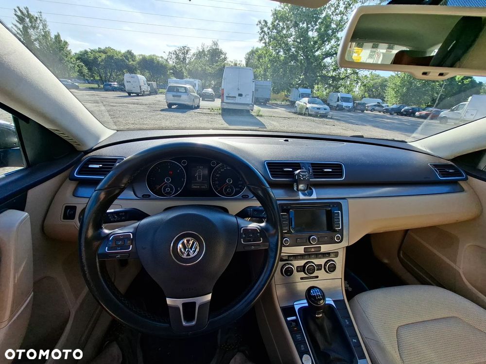Volkswagen Passat 2.0 TDI Comfortline - 8