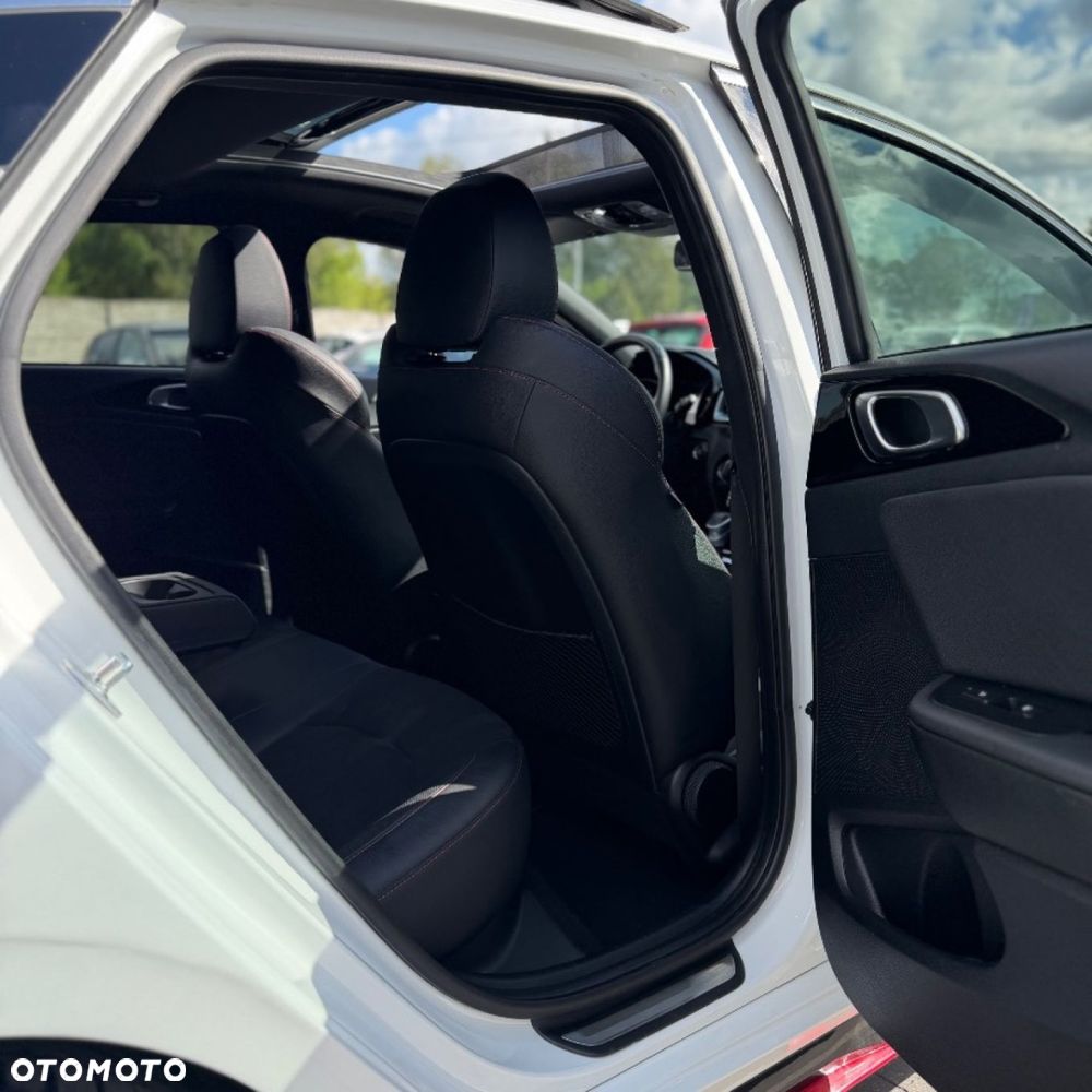 Kia ProCeed 1.6 T-GDI GT DCT - 29