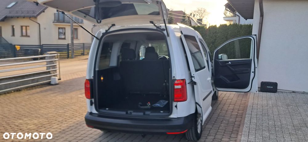 Volkswagen Caddy 2.0 TDI Comfortline DSG - 9