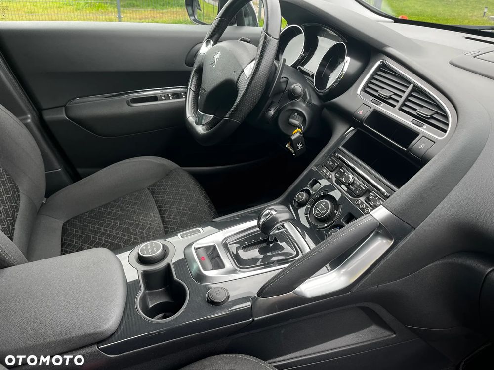 Peugeot 3008 2.0 HDi HYbrid4 - 23