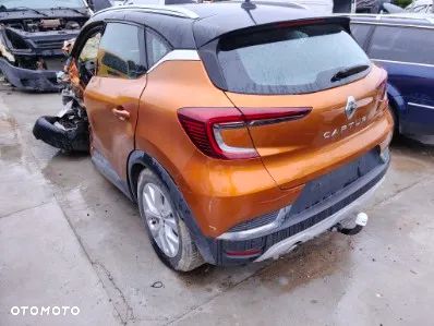 LAMPA W BŁOTNIK RENAULT CAPUR II - 2