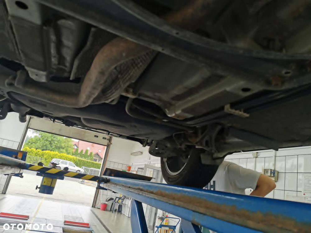 Toyota Yaris 1.33 Premium - 16