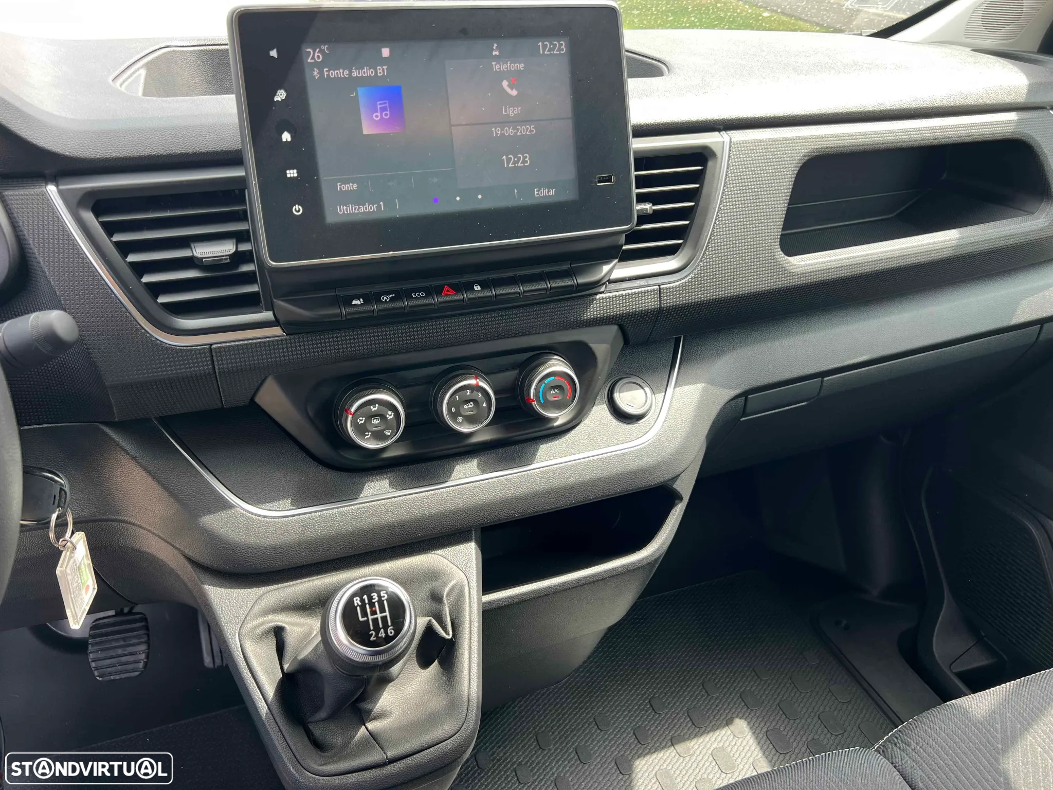 Renault Trafic L1H1 2.0 dci 130CV - 15