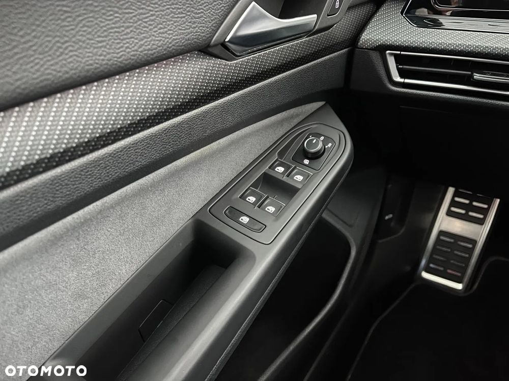 Volkswagen Golf - 16